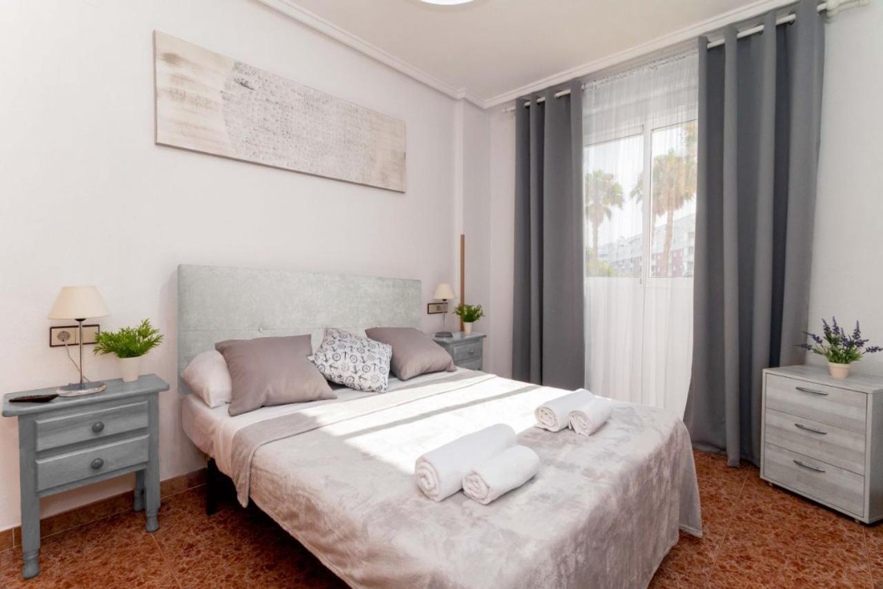 Apartamentos Villa Madrid Torrevieja Kültér fotó