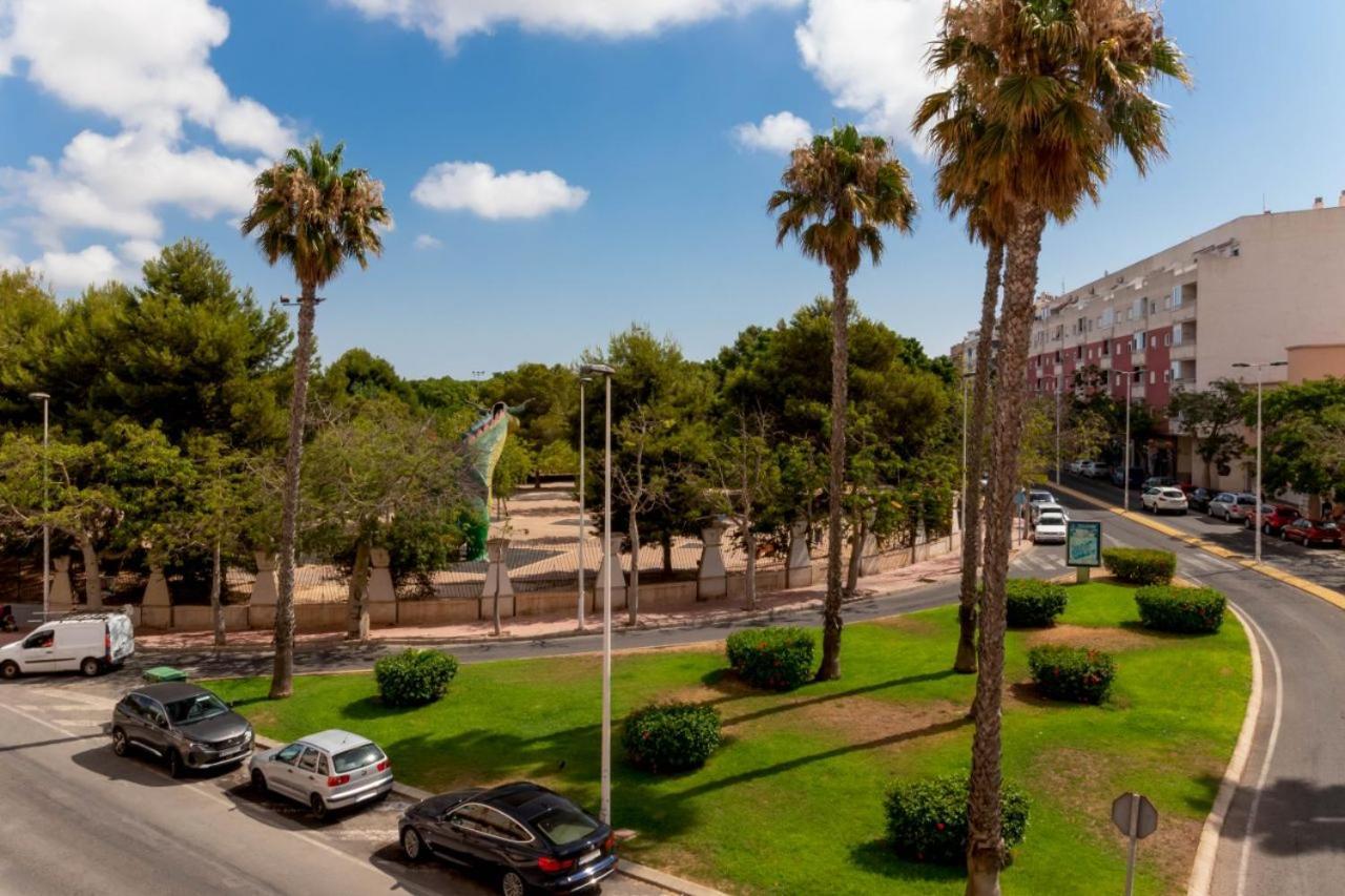 Apartamentos Villa Madrid Torrevieja Kültér fotó