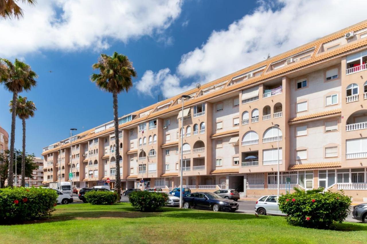 Apartamentos Villa Madrid Torrevieja Kültér fotó
